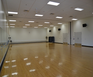Drewniane panele podłogowe do sal gimnastycznych